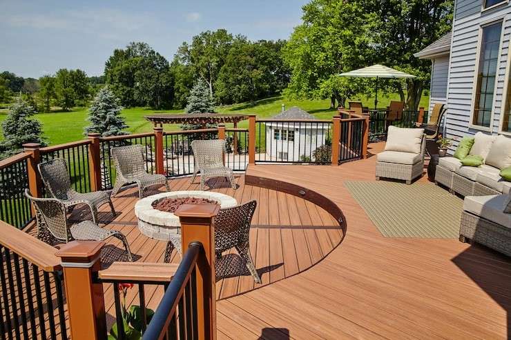 Innovative Deck Railing Designs to Enhance Safety and Style